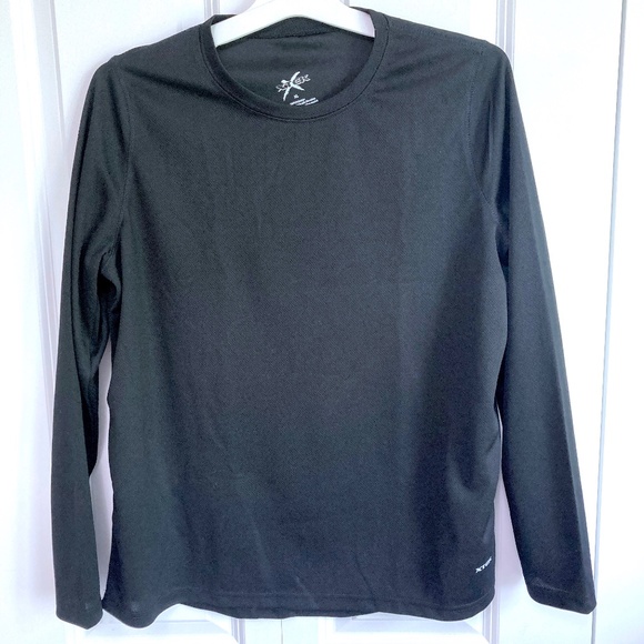 XTek Performance Base Mesh Crew Black Long Sleeve Shirt NWOT - Picture 1 of 4